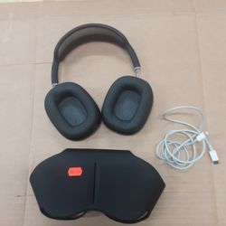 Apple AirPods Max Wireless Over-Ear Headphones, Active Noise Cancelling, Transparency Mode, Personalized Spatial Audio, Dolby Atmos, Bluetooth Headpho