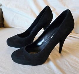 Steve Madden Black Sueded Leather Stiletto Pump Heels Sz 9M Chrome-look bottom!