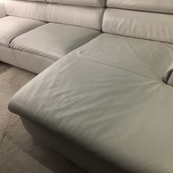 SECTIONAL GENUINE LEATHER WHITE COLOR.. DELIVERY SERVICE 🚚 AVAILABLE,,,