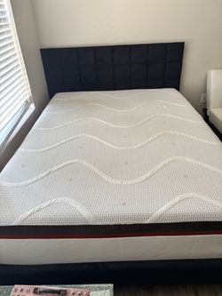 Super comfortable memory foam bed by beauty rest and bed frame