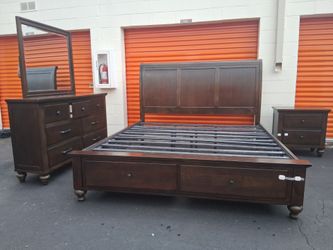 Kng Sz Bd St With mirr good condition