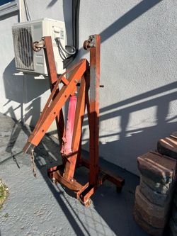 Two-ton car jack.