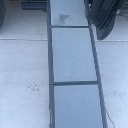 Pet Gear Full Length Extra Wide Tri-Fold Pet Ramp The Pet Gear Full Length Extra Wide Tri-Fold Pet Ramp is a portable, compact ramp for pets who may n