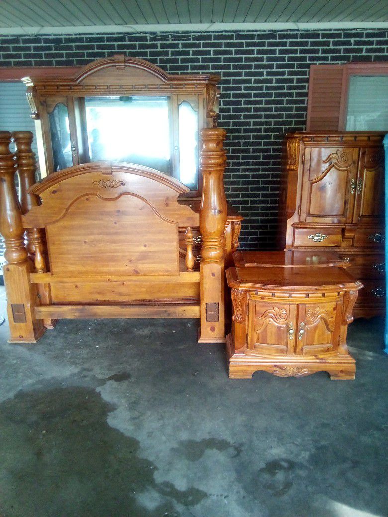 Sold Wood Furniture Bedroom Set 