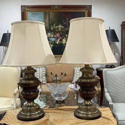 Pair of Magnificent Mid Century 1960s. Fredrick Cooper Oak & Brass Trophy Urn Lamps🌷