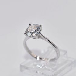 VVS1 Moissanite Engagement Ring