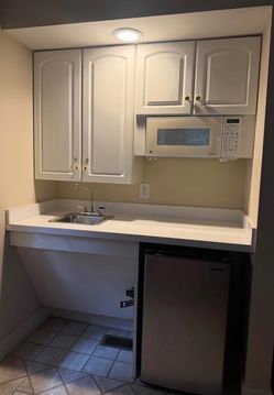 Mini Kitchenette Unit – $380 (Local Pickup Only)