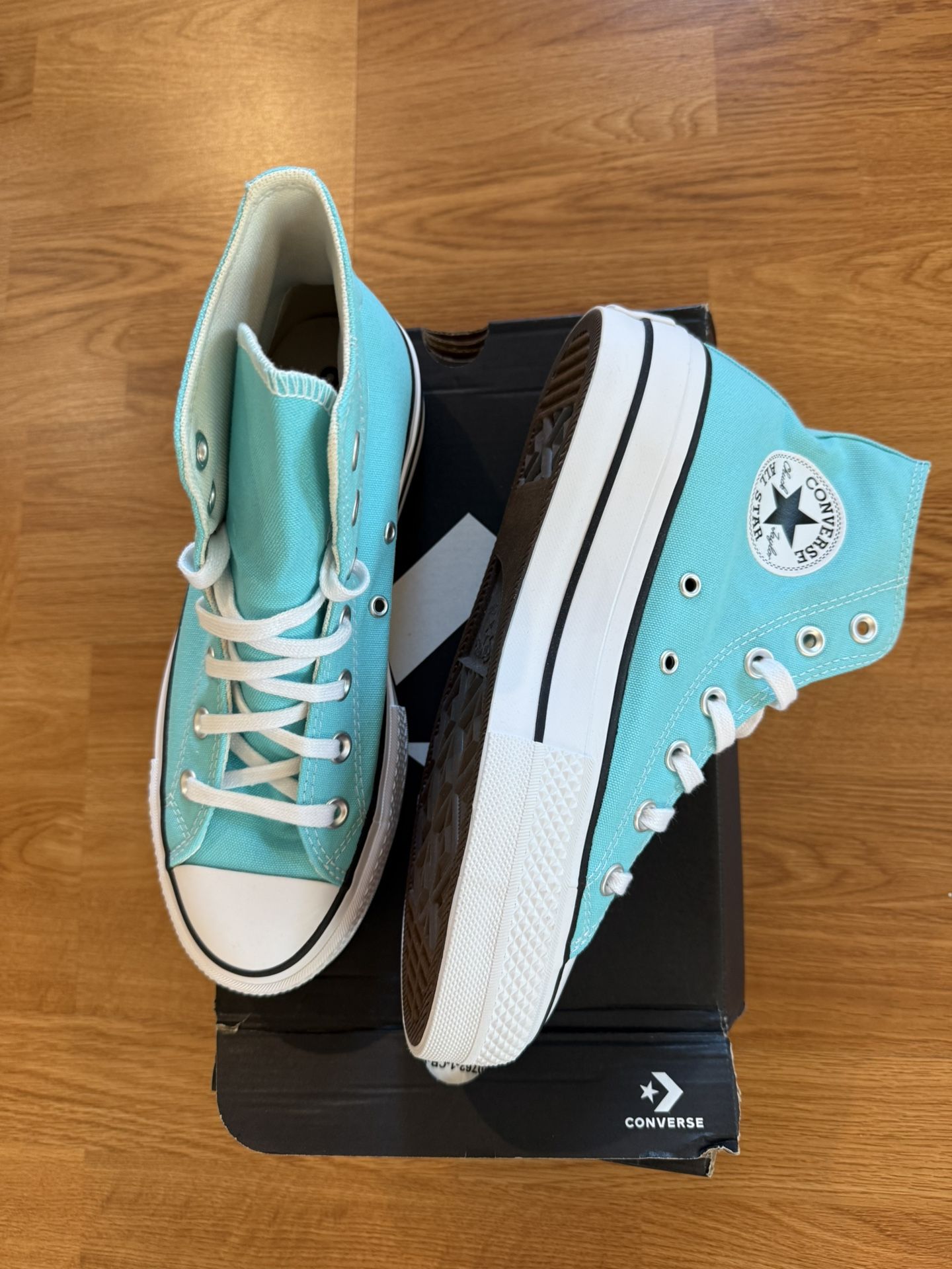 New Womens Converse Sz 7 Shoes Platform