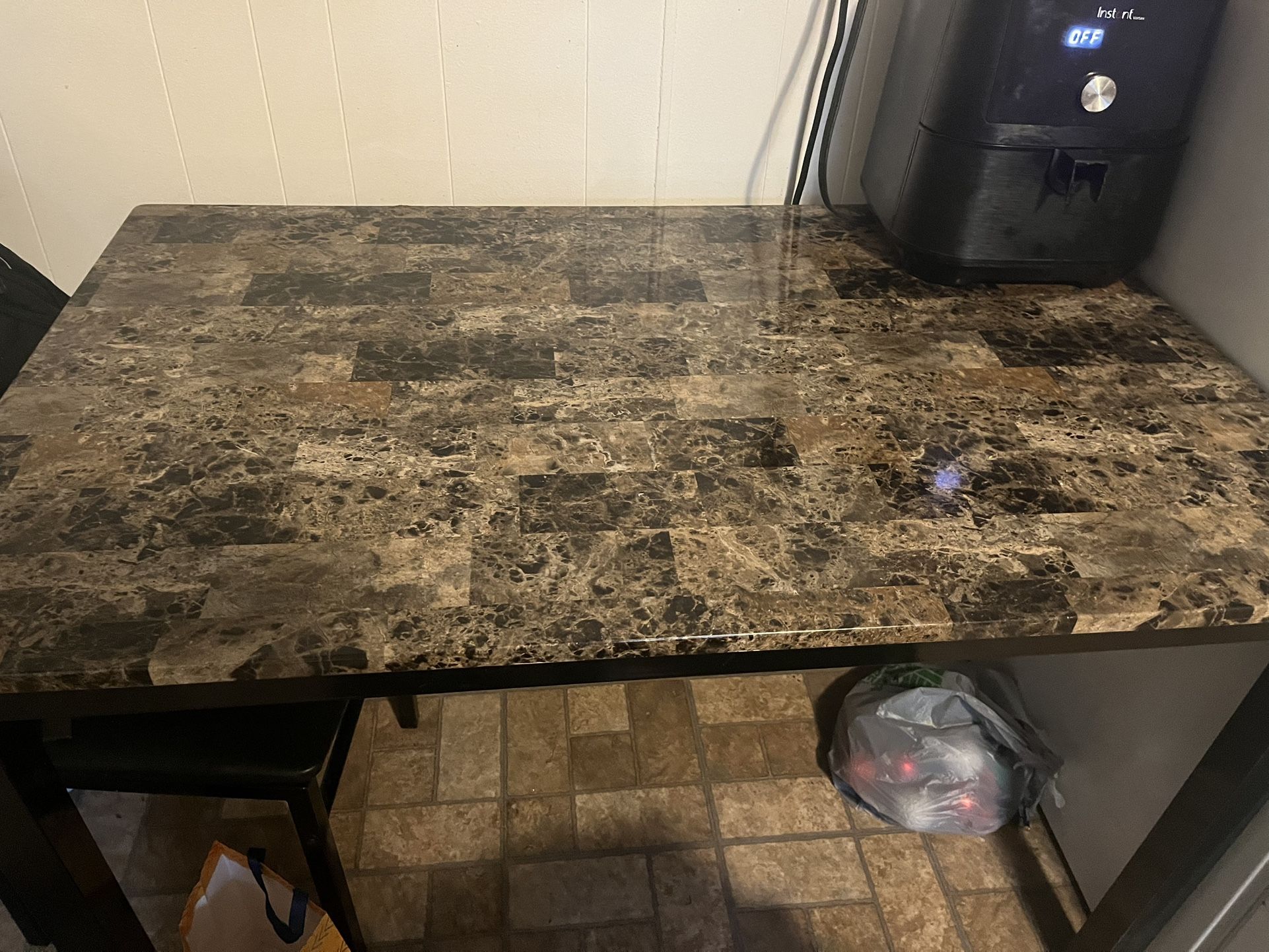 Dinning Room Table And Chairs