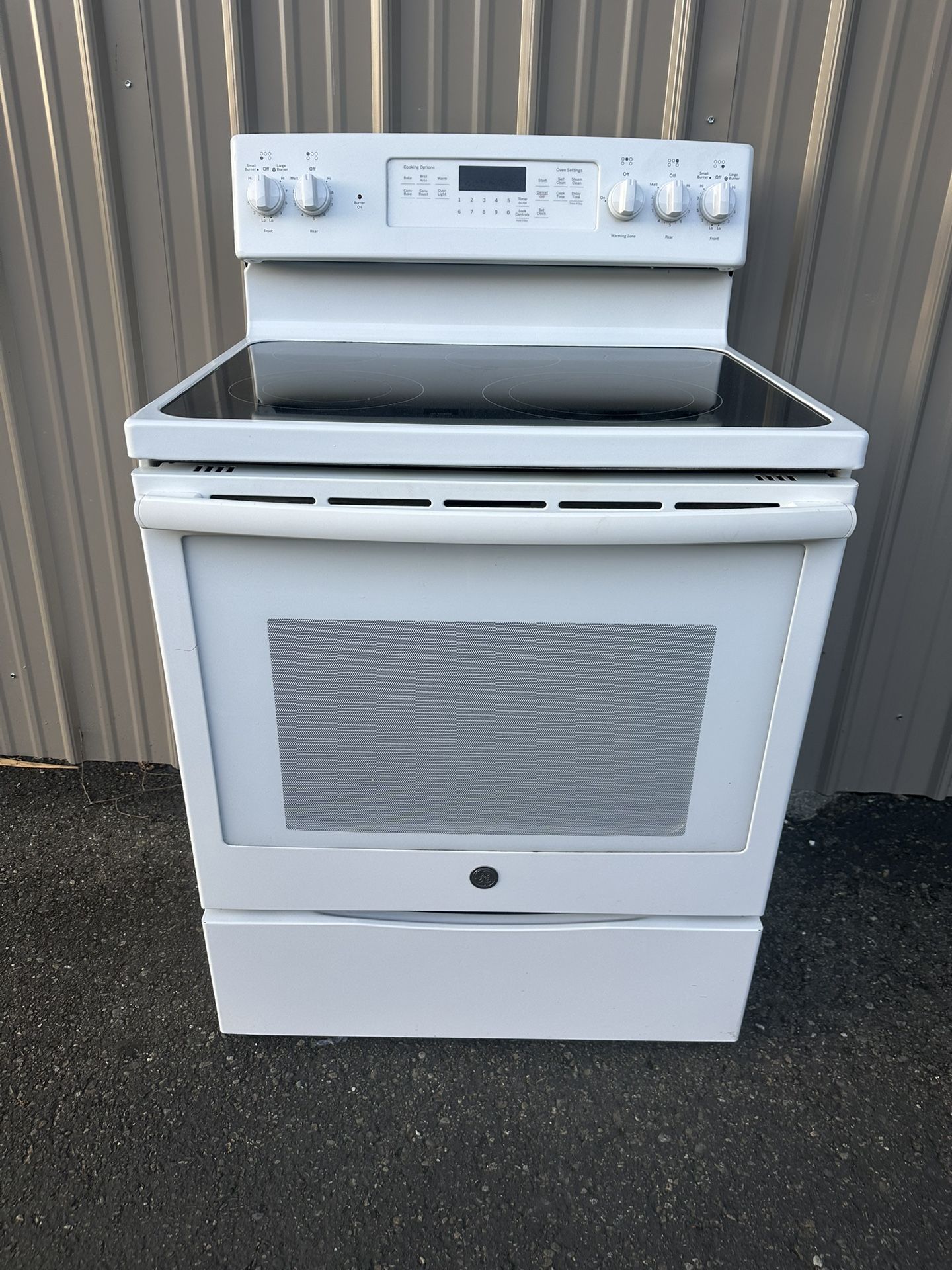 Stove GE White