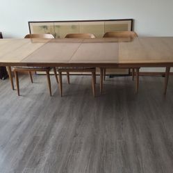 Mid-century Dining Table With Leaf Inserts