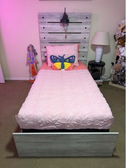 Cambeck Twin Panel Bed