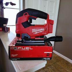 Milwaukee M18 FUEL 18V Lithium-Ion Brushless Cordless Jig Saw (Tool-Only-used Like New)