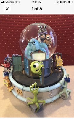 DISNY PIXAR SNOWGLOBE MONSTERS INC