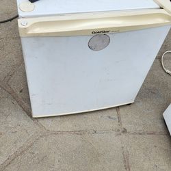 Mini Fridge 