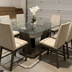 Beautiful dining set 6 chairs
