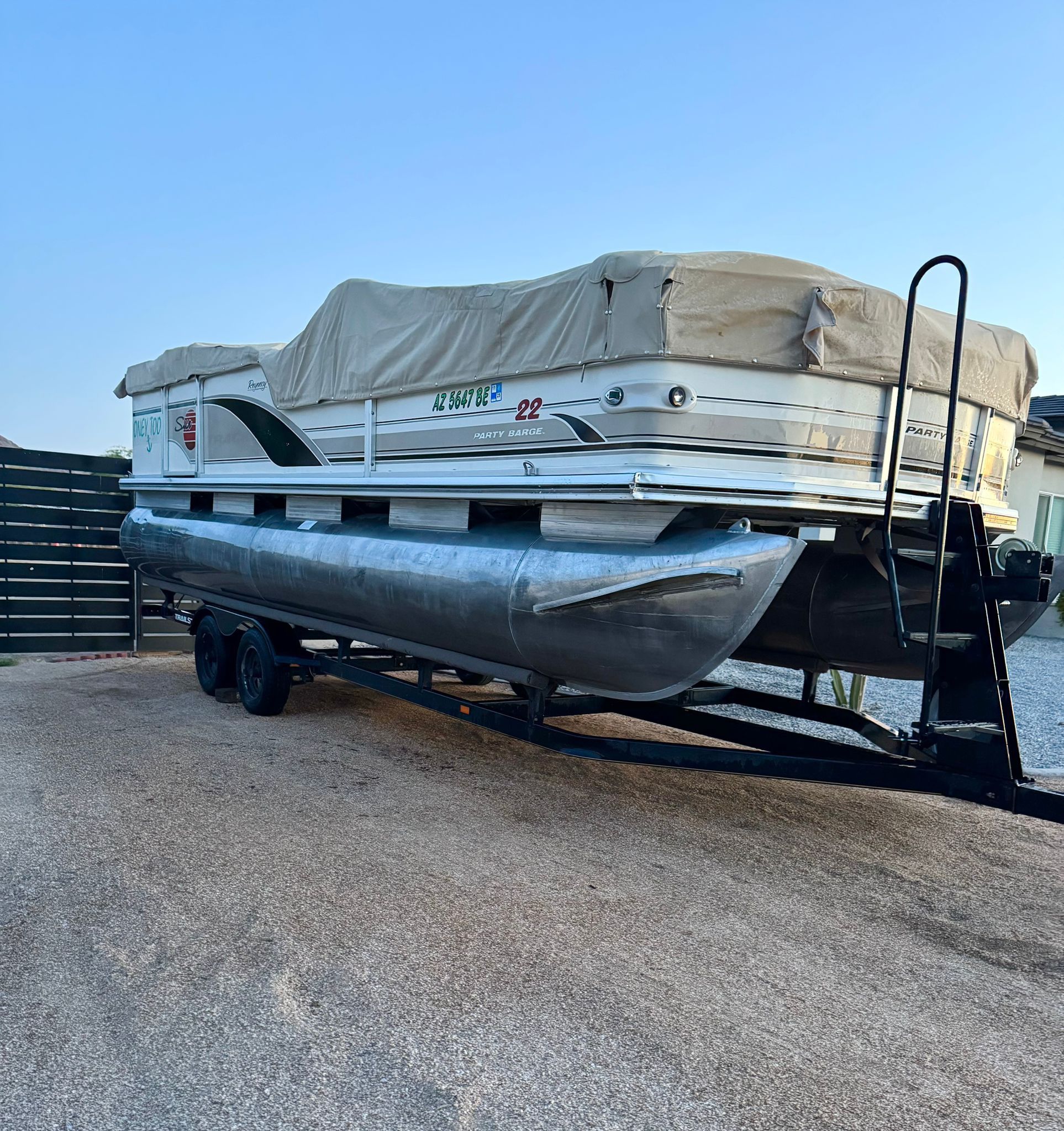 2002 Suntraker Party Barge