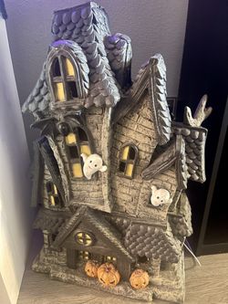 Haunted House Halloween 🎃 