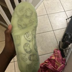 kaws jordan 4s