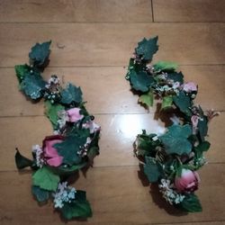 Beautiful Esconse  Metal And Flowers