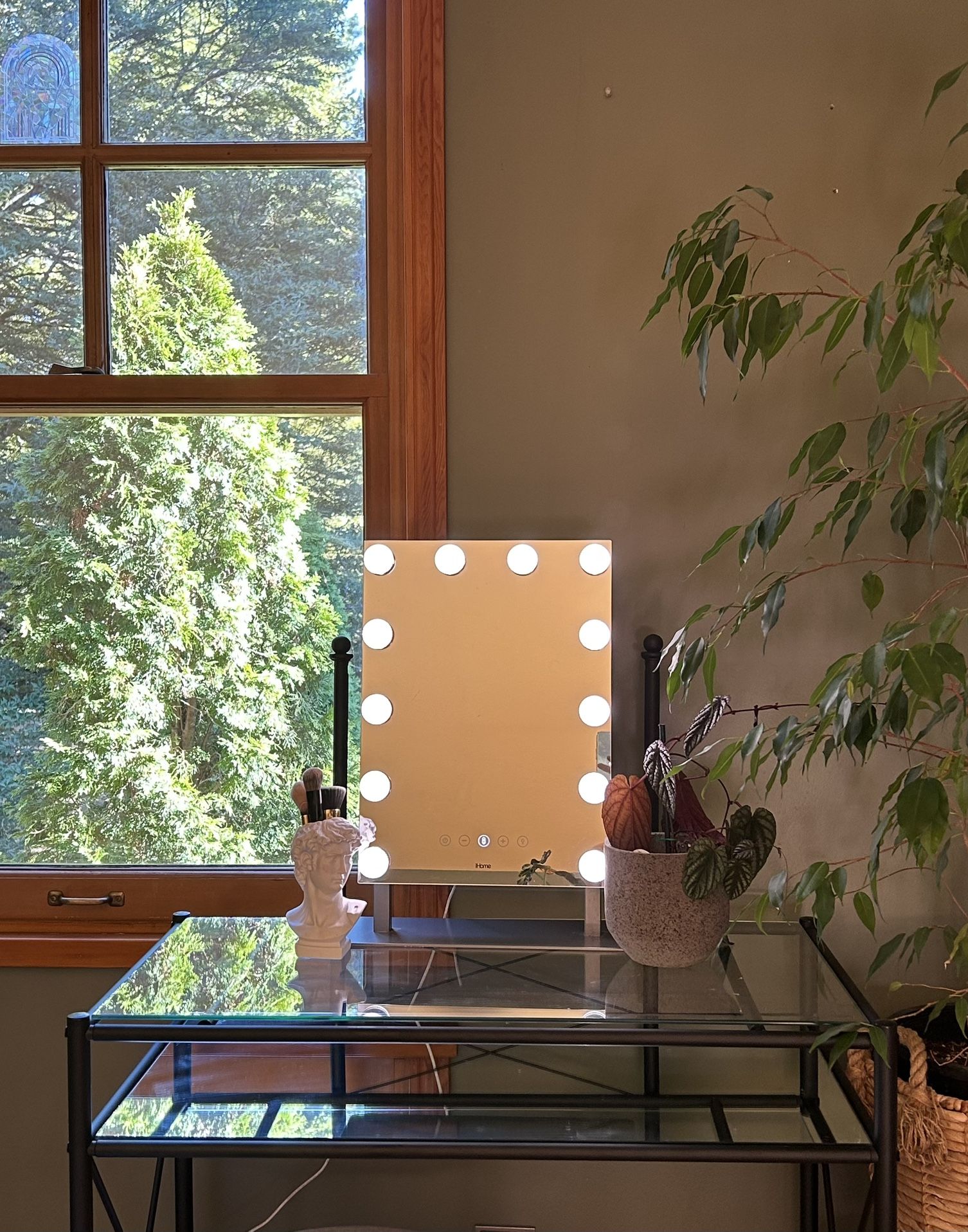 Hollywood Ihome Bluetooth Vanity Mirror