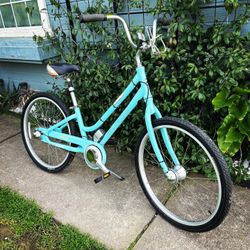 GIANT SUEDE CRUISER BIKE 26” Wheels 