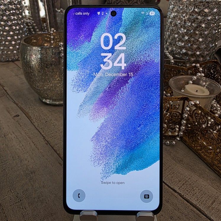 Samsung Galaxy S21 FE 128GB *Unlocked* - READ DESCRIPTION & SEE PHOTOS - fair