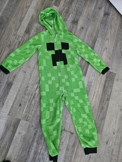Minecraft Pajamas Size 6 to 7 kids