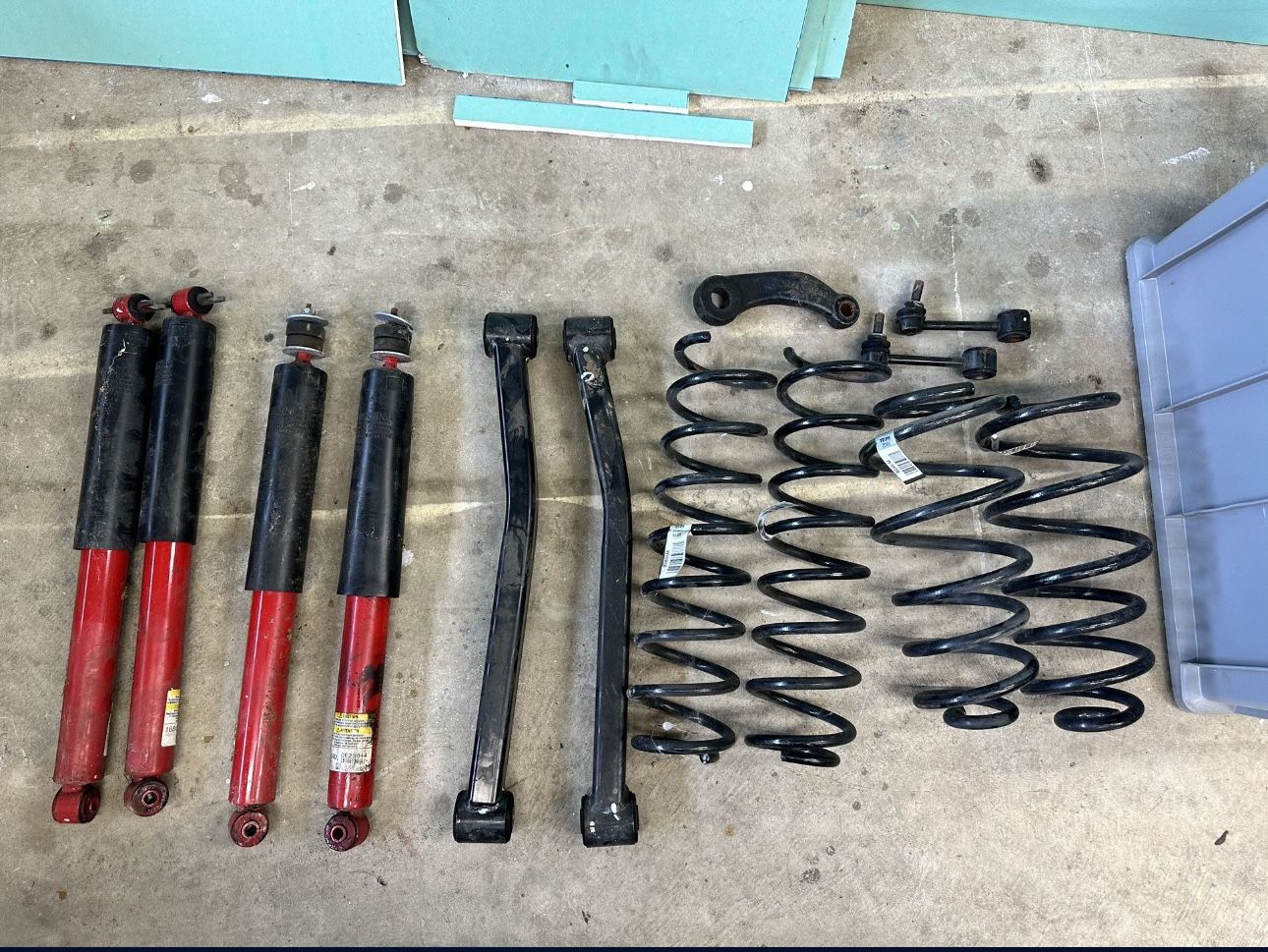 2017 Jeep Wrangler JK Rubicon OEM Shocks And Springs for Sale in La