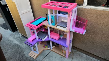 DOLL HOUSE WITH ACCESSORIES - FREE!