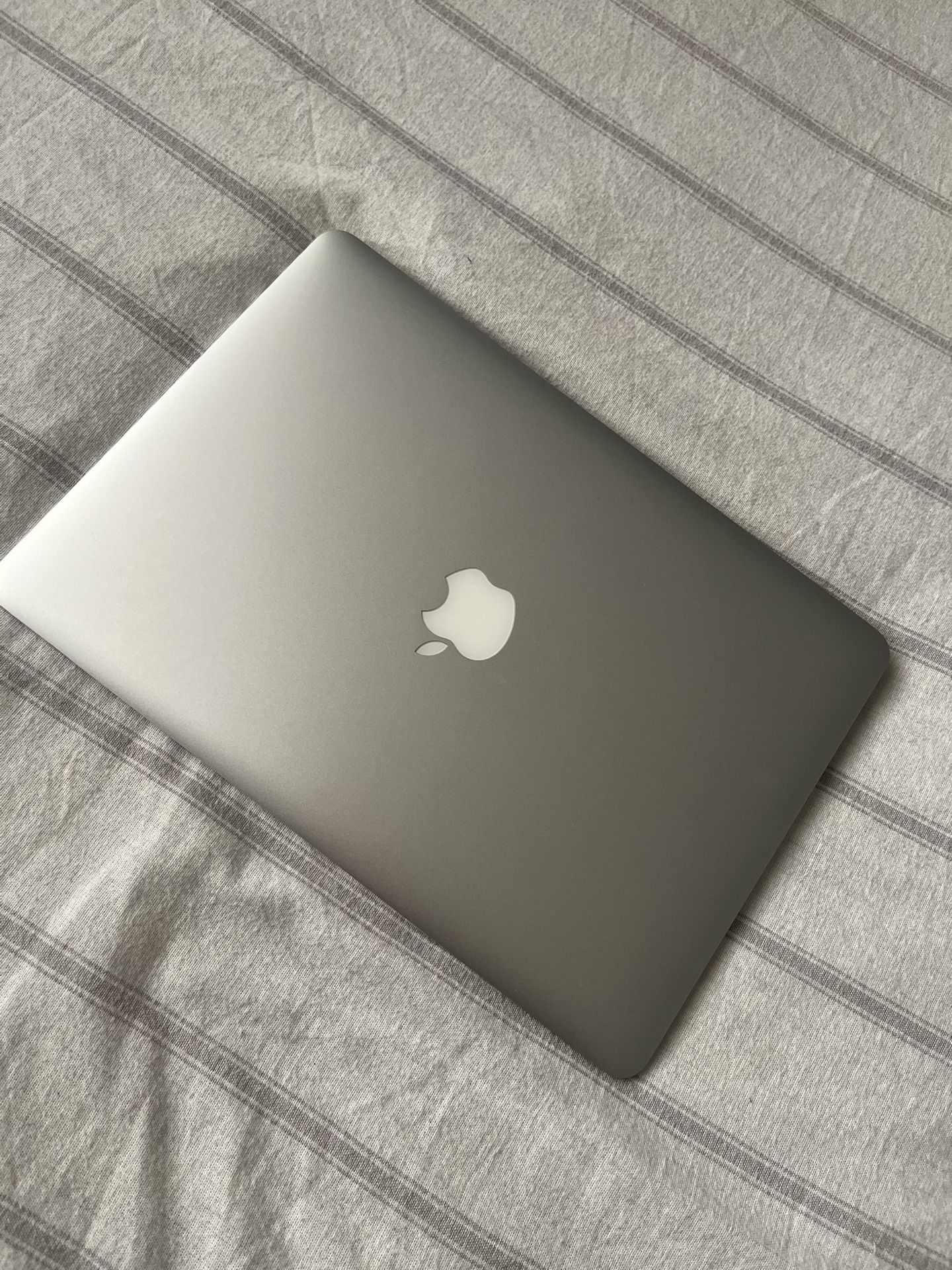 MacBook Air (2015) 13-inch - Silver