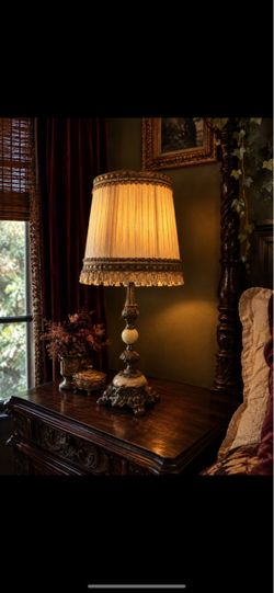 Vintage pleated lampshade onyx lamp