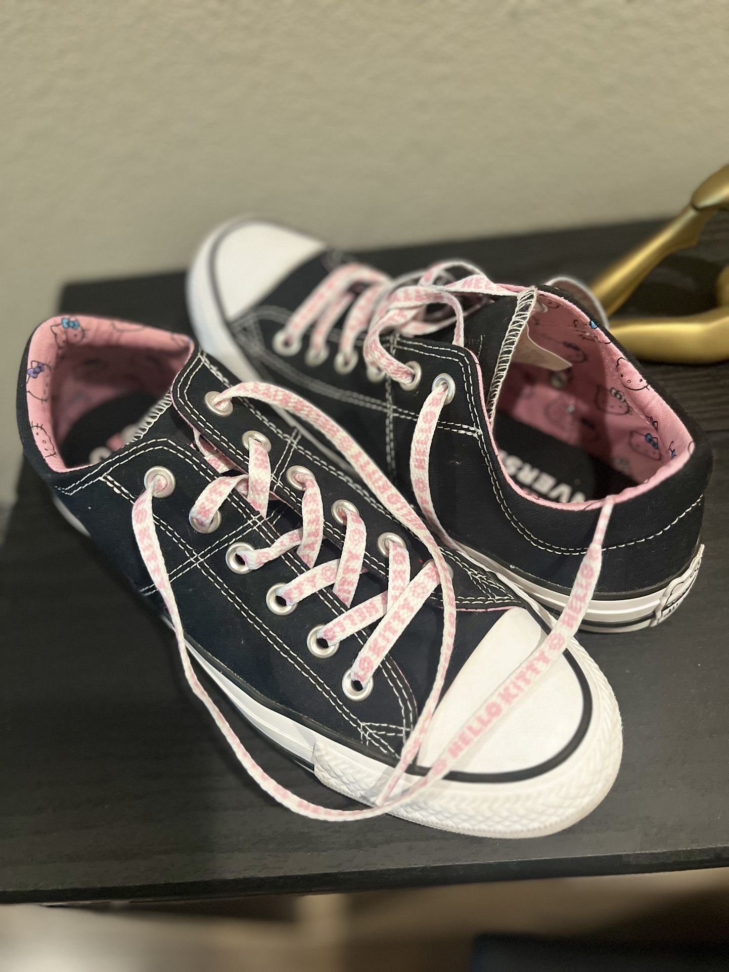 Converse Sneaker (hello Kitty)
