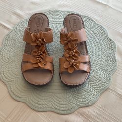 Women’s Born Orange Leather Heeled Sandal Model Zenia- Size 8M