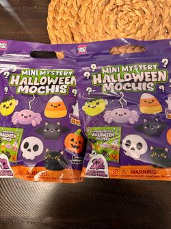 Crazy Fun Mini Mystery Halloween Mochis 2-Pack