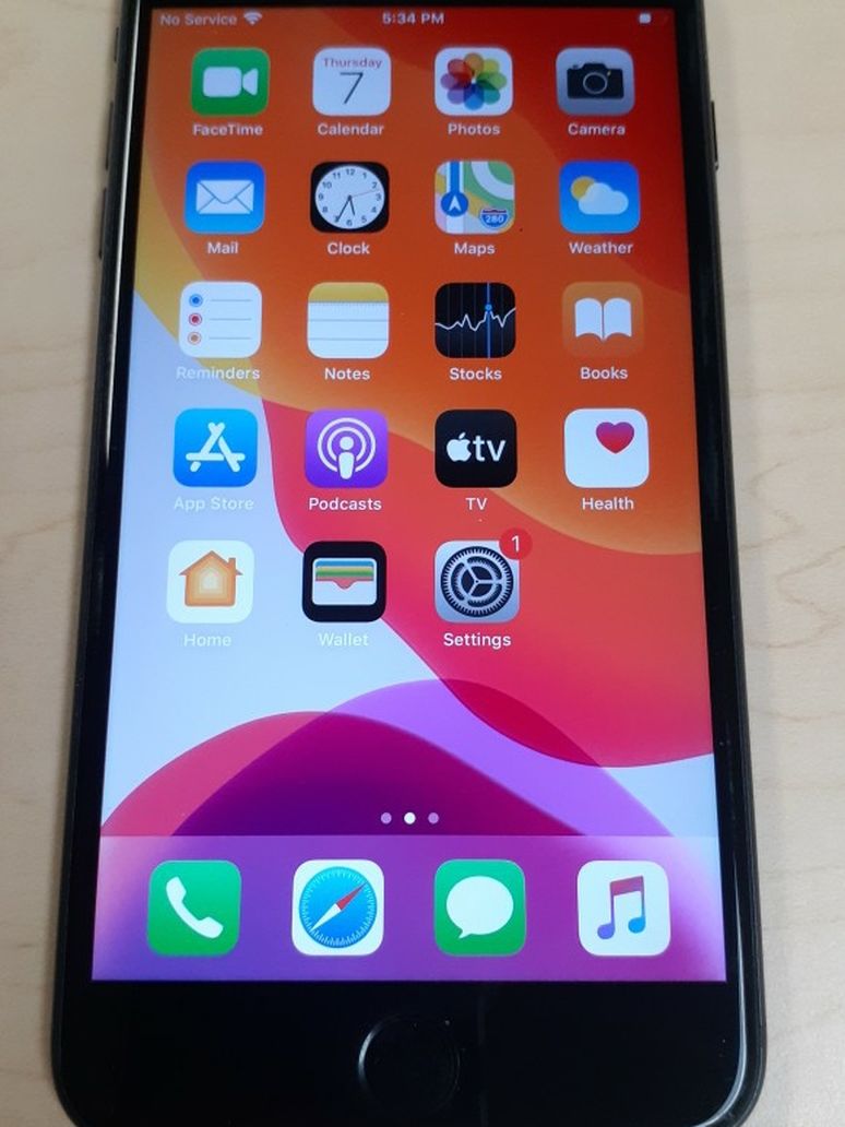 T-Mobile IPhone 7 PLUS 32GB** Works with T-Mobile Or Metropcs. Clean IMEI.