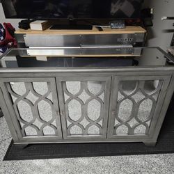 55 Inch Samsung QLED Q80T and TV Stand / Buffet