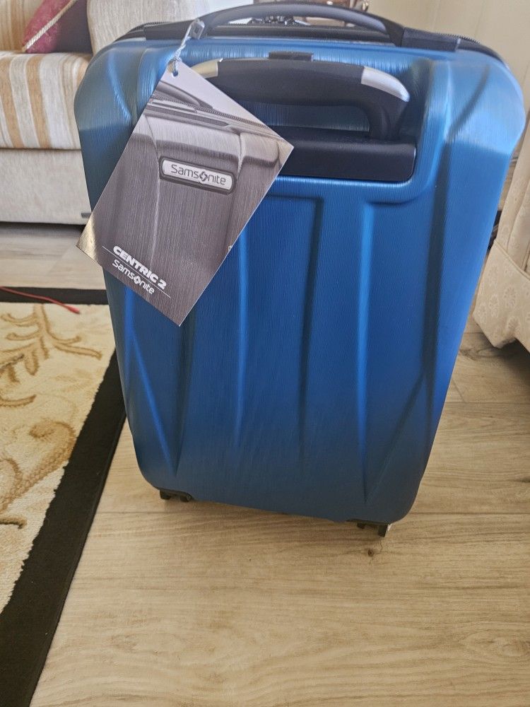 New Samsonite 20" Carry-On