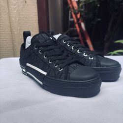 Christian Door 🚪 Low Tops Black (SEND OFFERS)