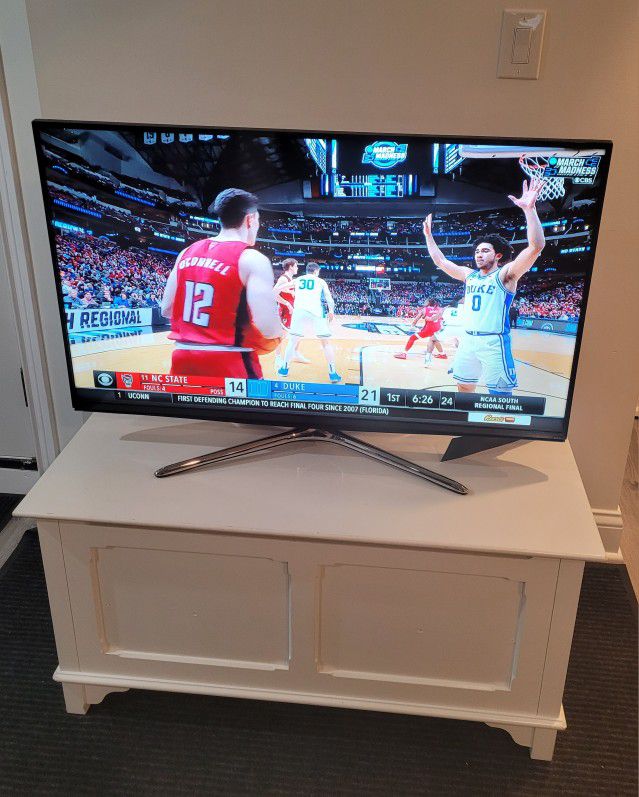 SAMSUNG LED,FLAT 40 INCHES TELEVISION . $125.00 OR BEST OFFER. LOCAL PICK UP ONLY. 