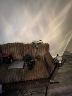 Studio Equipment Inc. MacBook