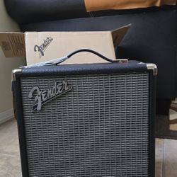 Fender Rumble 15 Bass Combo Amplifier 