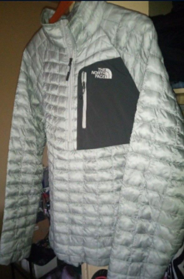 North Face Jacket Thermoball Mens $225 send your offer