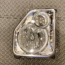 2008 2009 2010 2011 2012 Jeeb Liberty Headlight TYC Left Driver Side - New With Bulb