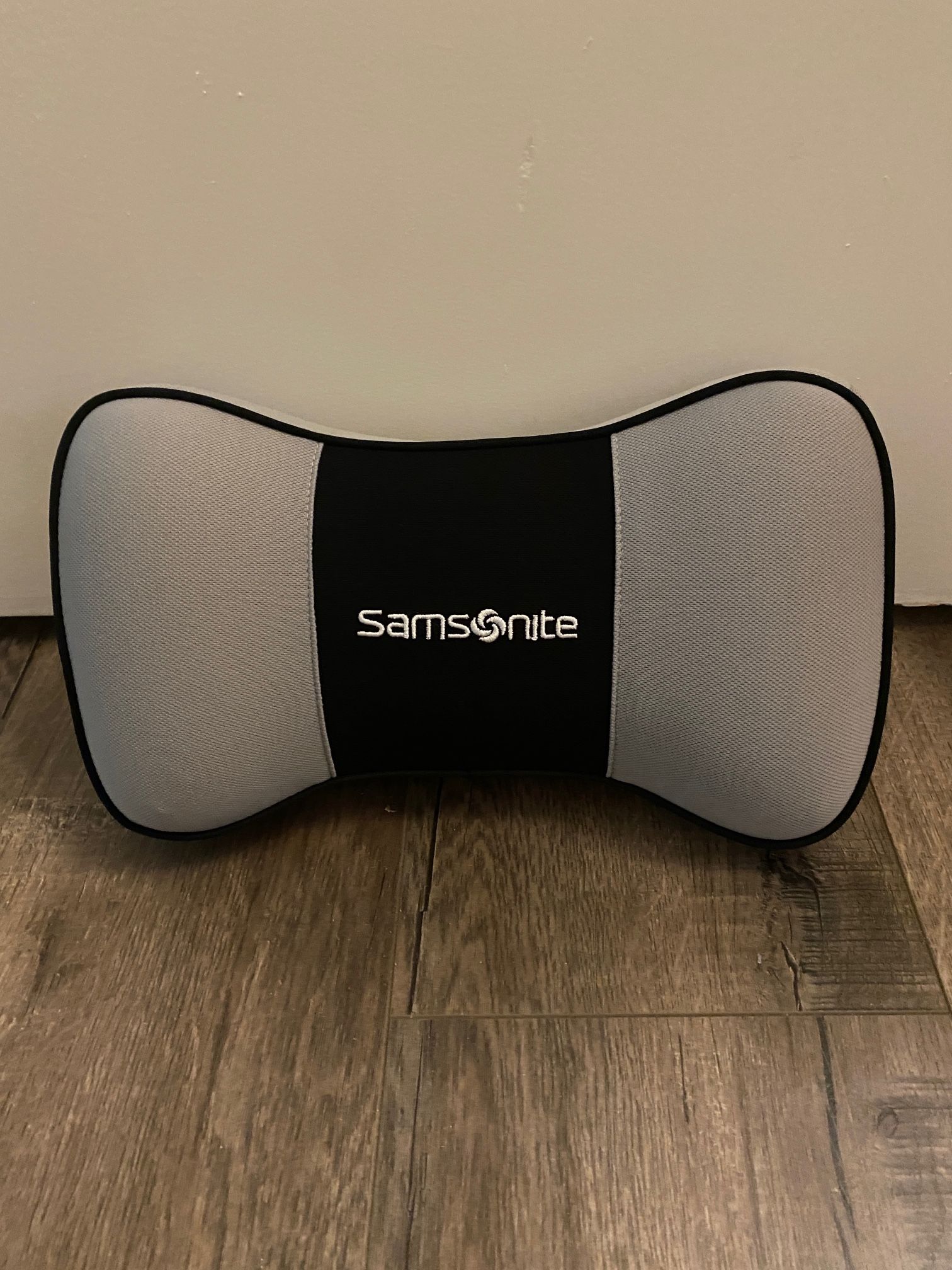samsonite head rest