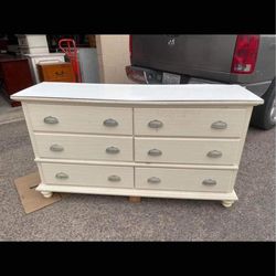 🎁DRESSERS- TALL CHESTS-BED FRAMES- WHITE COLOR   $199 EACH🎁