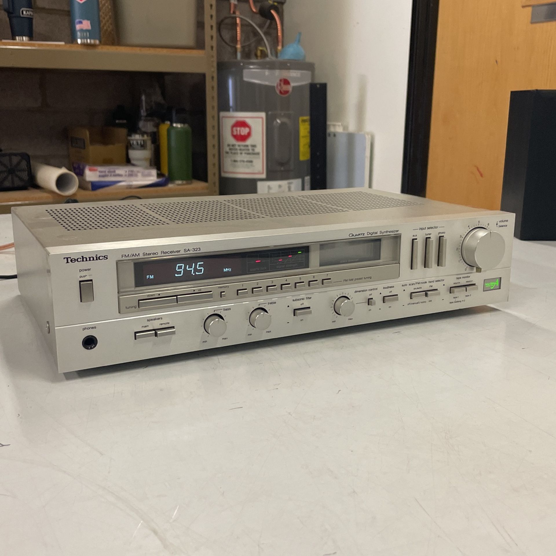 Vintage Technics FM/AM Stereo Receiver SA-323
