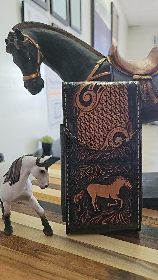 Protect Your Phone With A Full Leather Hustler 