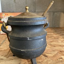 Vintage cast-iron/brass fire pot