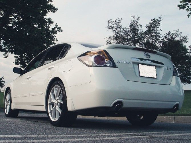 Silver color 2007 Nissan Altima Good brakes